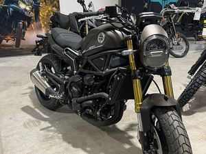 OFFRE SPÉCIALE MOTO BENELLI LEONCINO 800 NEUVE ET GARANTIE