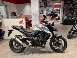 HONDA CB750 HORNET 2025 SILBER *TAGESZULASSUNG 10-25*