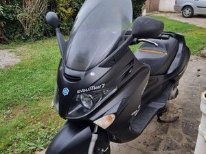 SCOOTER PIAGGIO XEVO 125
