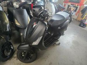 GTS BRAVO SNORFIETS - NIEUWSTAAT - 2024! — SCOOTERS | YAMAHA — MARKTPLAATS