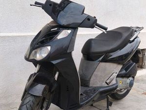 SCOOTER APRILIA SPORT 125 CC - FAIBLE KILOMÉTRAGE