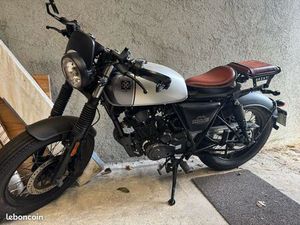 MOTO BRIXTON RAYBURN 125