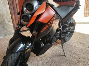 KTM DUKE 690