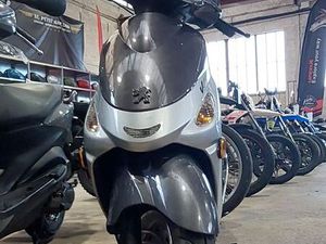 ◊? PEUGEOT V-CLIC - SCOOTER 50 CC 4 TEMPS - 2011 - 6 009KM - 1000 - DISPONIBLE IMMÉDIATEMENT ◊?