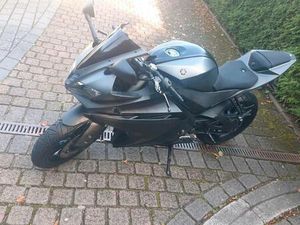 YAMAHA YZF 125R