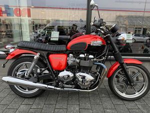 TRIUMPH BONNEVILLE