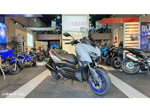 YAMAHA X-MAX 300