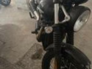 TRIUNPH SRAMBLER 900