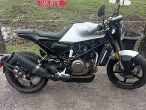 HUSQVARNA VITPILEN 701 $4000 OR BO