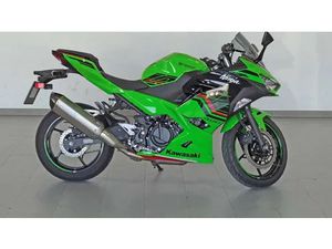 KAWASAKI NINJA 400 PERFORMANCE (45 CV)