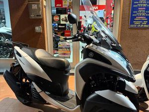 VENDO YAMAHA TRICITY 125 (2021 - 21) USATA A RAPALLO (CODICE 9877434) - MOTO.IT