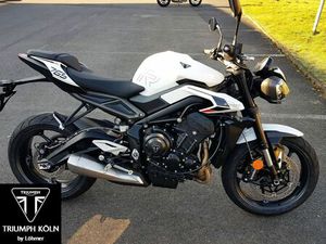 TRIUMPH STREET TRIPLE R BLACK WEEKS DEAL