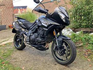 ② TRIUMPH TIGRE 1050