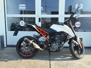 ② KTM 125 DUKE