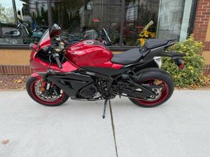 2025 SUZUKI GSX-R1000