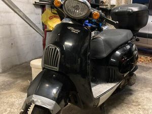 SCOOTER 125 BESBI DAELIM