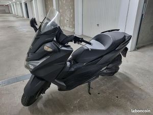 A VENDRE SCOOTER 125 HONDA FORZA