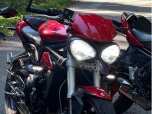 TRIUMPH STREET TRIPLE 660S