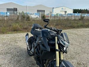 SUZUKI GSR 750 ABS