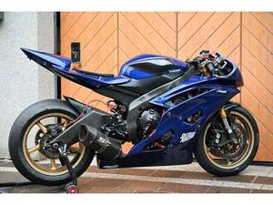 YAMAHA R6 RJ11 RENNSTRECKE