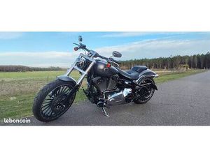 HARLEY-DAVIDSON BREAKOUT