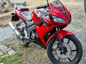 ② CBR125R ROUGE 2007 ETAT SHOWROOM