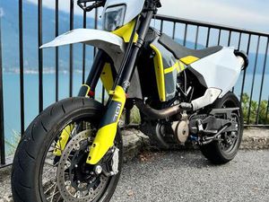 HUSQVARNA 701 SUPERMOTO (KEINE KTM SMCR 690)