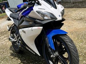 YAMAHA YZF