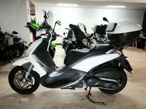 VENDO PIAGGIO BEVERLY 350 SPORTTOURING IE (2011 - 15) USATA A SEREGNO (CODICE 9877452) - MOTO.IT