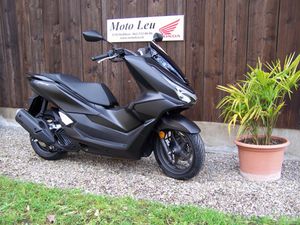 HONDA PCX 125, SCOOTER, IMMATRICULATION D’UN JOUR, CHF 3'990.-