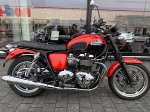 TRIUMPH BONNEVILLE
