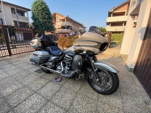 VENDO HARLEY-DAVIDSON 1800 ROAD GLIDE ULTRA (2014 - 16) - FLTRUSE USATA A LODI VECCHIO (CODICE 9877350) - MOTO.IT