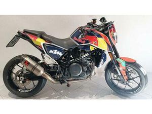 VENDO KTM 690 DUKE R (2016 -17) USATA A GENOVA (CODICE 9876937) - MOTO.IT