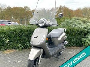SYM FIDDLE 2 TOP STAAT IRON GREY WINDSCHERM BETAAL MET IN3 — SCOOTERS | SYM — MARKTPLAATS