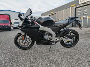 APRILIA RS4, 50 CCM NIGHT-VERSION TOP ZUSTAND