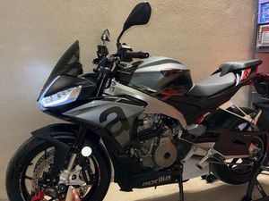 APRILIA TUONO 660 VIEL ZUBEHÖR TOP GEPFLEGT RESTGARANTIE