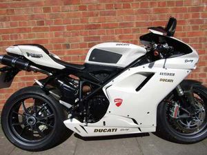 DUCATI 1198 S * PEARL WHITE * REDUCED * LOVELY BIKE * PLATE**EXTRAS**CARBON**