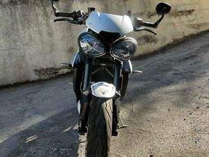TRIUMPH STREET TRIPLE RS RS