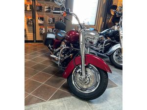 2005 HARLEY-DAVIDSON® ROAD KING® CUSTOM LAVA RED SUNGLO