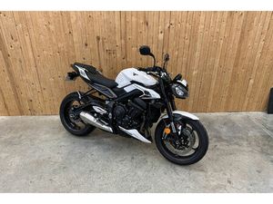 TRIUMPH STREET TRIPLE 765 R 2023