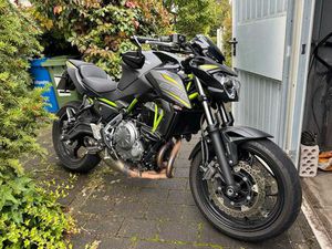 KAWASAKI Z650 PERFORMANCE BJ. 2019, HOCHWERTIGE EXTRAS