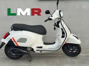 VESPA 300 GTS SUPER SPORT