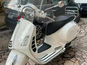 VESPA 300 GTS SPORT