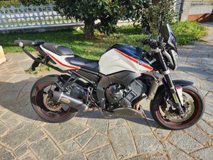NAKED YAMAHA FZ1