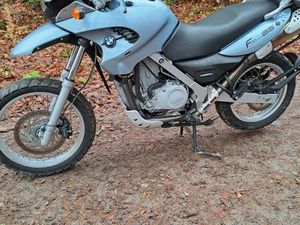 MOTOCYKL TURYSTYK BMW F650GS PIENIĄŻKI