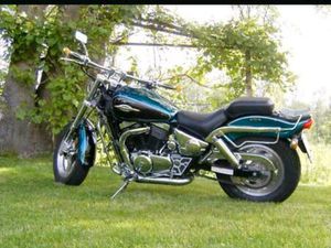 SUZUKI MARAUDER VZ 800