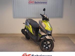 SUZUKI AVENIS 125 URBAN EDITION