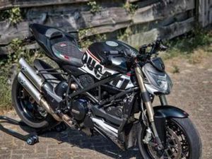DUCATI 848 STREETFIGHTER NIEUWSTAAT VEEL CARBON — MOTOREN | DUCATI — MARKTPLAATS
