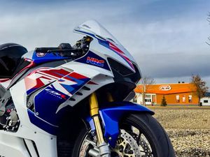 30TH ANNIVERSARY CBR 1000RR-R SP