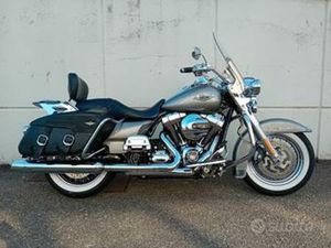 HARLEY-DAVIDSON FLHRC ROAD KING CLASSIC